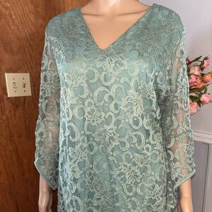 Lildy V-Neck Full Lace Tunic Mint Green L-XL